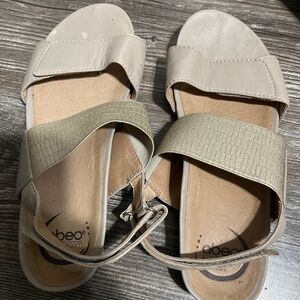 Women’s size 6 Abeo gold and tan sandals